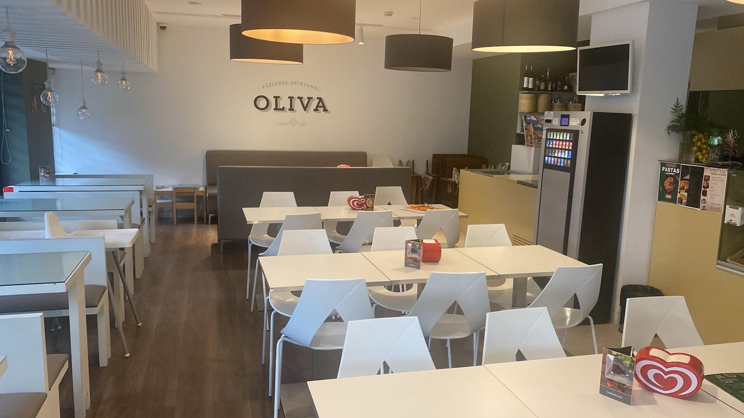 Sala da Oliva com mesas